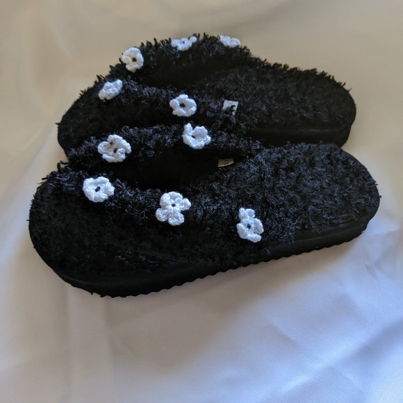 Cute Little Fuzzy Flip Flops Black with Little White Flower - Picture 2 of 9